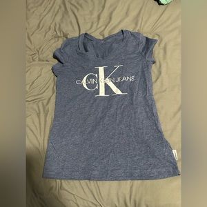 Calvin klein tshirt size small never worn no tag!